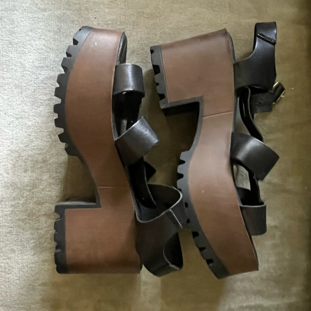Chunky platform sandals - Picture 2 of 3
